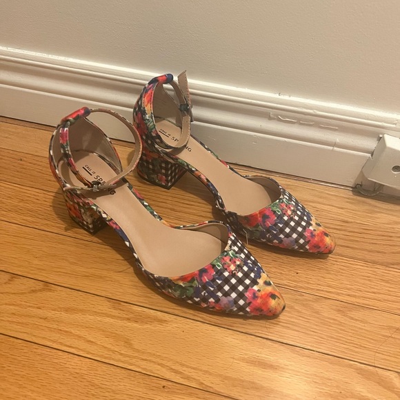 Call it Spring sandal - Picture 1 of 5